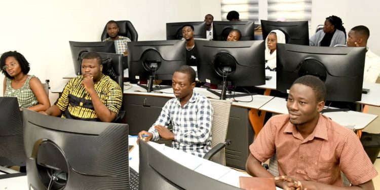Sécurité informatique : Des professionnels et étudiants en cyber sécurité outillés