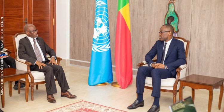 Traduction de la langue Fongbé sur « Google translate » : Kouaro Yves Chabi échange avec Fabroni Bill Yoclounon