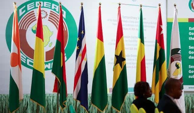 Erratum : Pas de visa obligatoire pour les ressortissants du Mali, du Burkina et du Niger dans l&rsquo;espace Cedeao