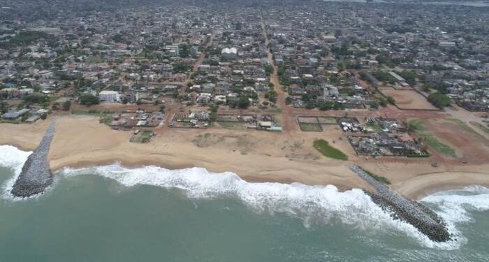 Lutte contre l&rsquo;érosion côtière au Bénin : Faire reculer l&rsquo;océan, une priorité gouvernementale