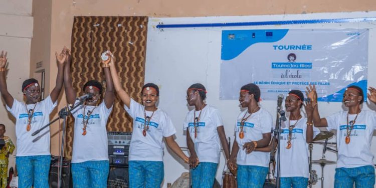 Sensibilisation et promotion des droits des enfants au Bénin: Unicef et le groupe Star féminine band initient une tournée