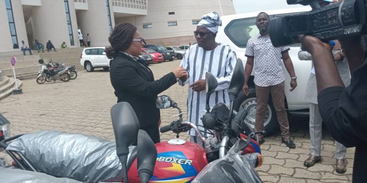 Remise de matériels roulants et équipements informatiques aux ministères : Un coup de pouce du Paeg et du projet Swedd-Bénin