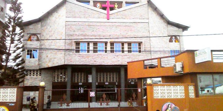 Fête de la Toussaint 2024 à Cotonou : Les fidèles de la paroisse Sainte Trinité d’Avotrou appelés à la sainteté