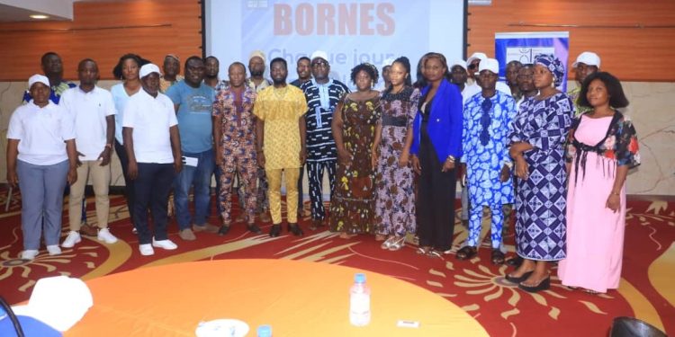 Jci Abomey Houégbadja : Des tables-bancs et chicanes offerts pour la transformation de la ville