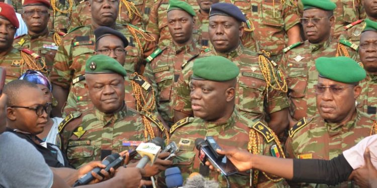Attaque meurtrière à Banikoara : Le Cemg Fructueux Gbaguidi rend hommage aux militaires décédés