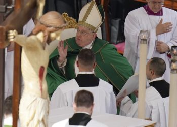 Expulsions de migrants par les États-Unis : Le pape François critique, la Maison Blanche réplique