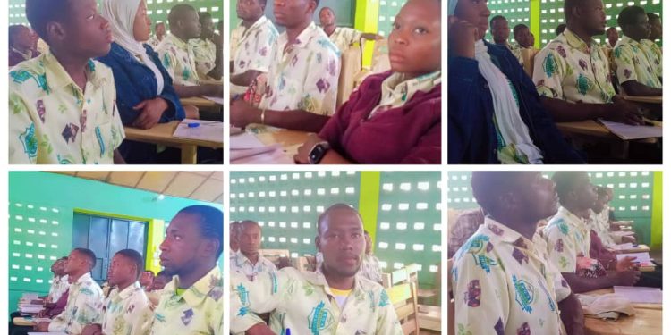 Université Agricole K-D.K : En Biochimie, le Professeur CHABI Christophe outille les étudiants