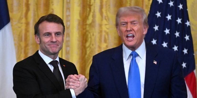 Trump et Macron se donnent la main pour une paix durable en Ukraine