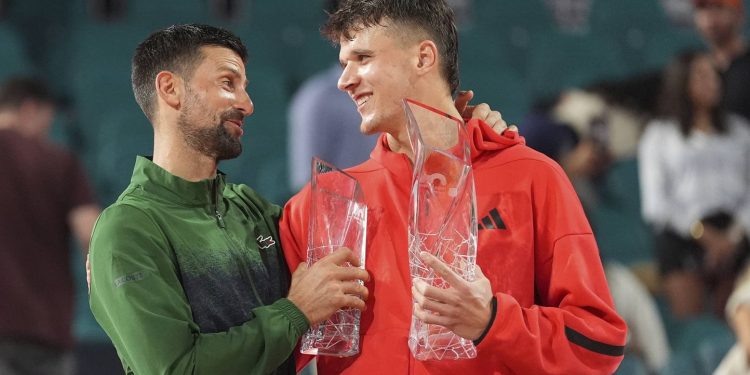 Tennis : Un jeune de 19 ans prive Novak Djokovic de son 100e titre en carrière