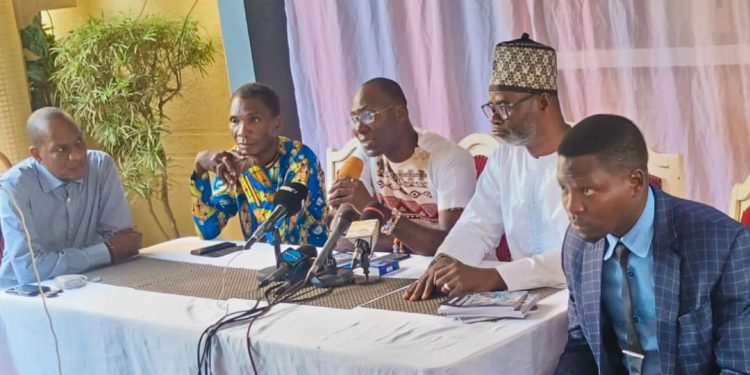 Lancement de l&rsquo;ouvrage  »Lendemain Corrompu » : L&rsquo;appel du journaliste-écrivain Martial Agoli-Agbo aux orphelins