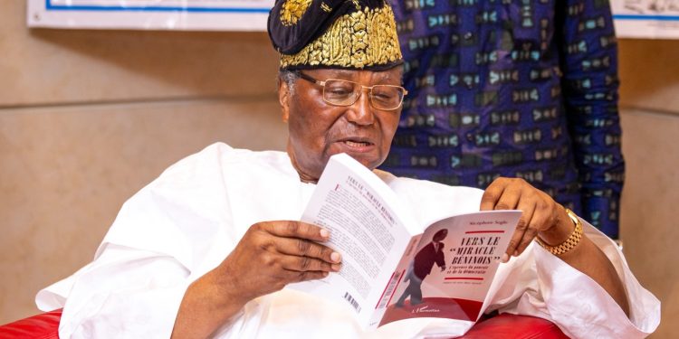 Littérature : Le président Soglo présente son livre « Vers le ‘’Miracle Béninois ‘’ »