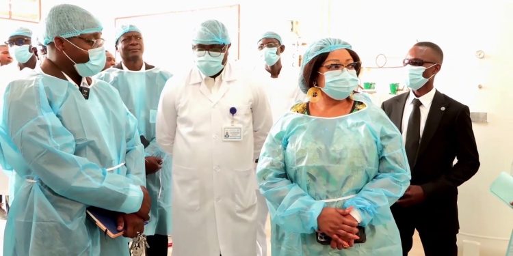 Tournée dans les formations sanitaires publiques du Bénin : Claudine Prudencio dans des hôpitaux de l’Ouémé