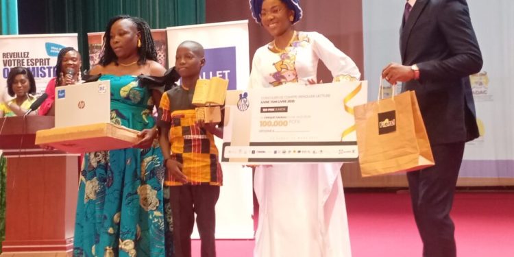 Finale du Concours « Livre ton livre » édition 2025 : Primaël Kodjori et Marshall Dekon Houndolé remportent les premiers prix