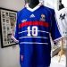 Football : Le maillot de Zidane de 1998 vendu à un prix exceptionnel