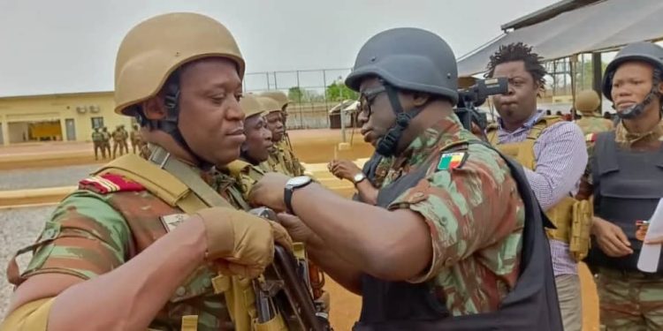 Forces armées béninoises à Porga : 130 militaires reçoivent des médailles de la Défense nationale