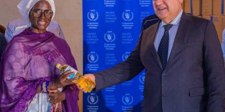 La Russie offre plus de 350 tonnes d’huile de tournesol au Niger