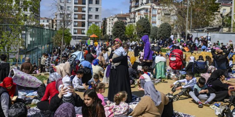 Turquie : Un séisme de magnitude 6,2 frappe Istanbul