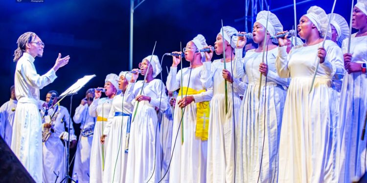 1ère édition du Hosanna concert, ‘’La nuit des rameaux’’ : Les fidèles de l’Église du christianisme céleste louent l’Eternel