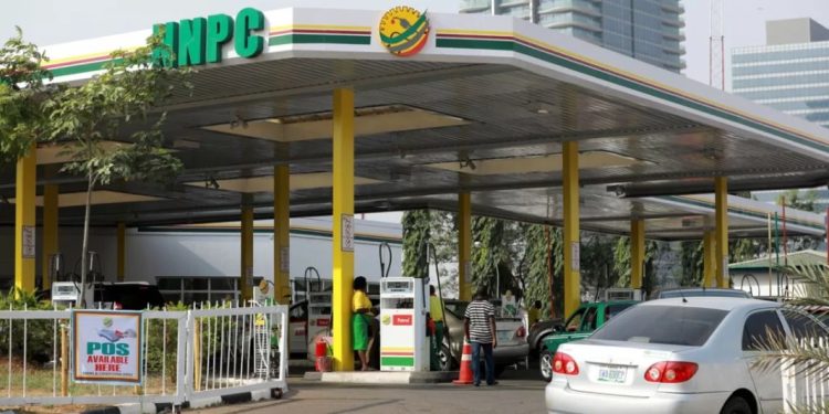 Nigeria: Le litre d’essence pourrait être cédé en dessous de 400 nairas