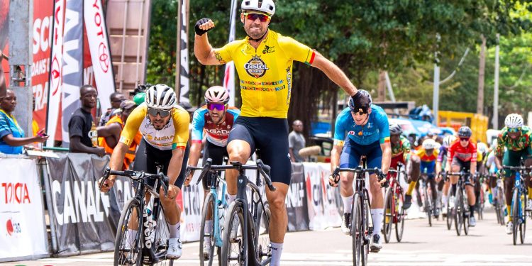 Vainqueur de l&rsquo;étape 5 du Tour du Bénin 2025 : Le Sud-Africain Reinardt Janse Van Rensburg consolide son statut de maillot jaune