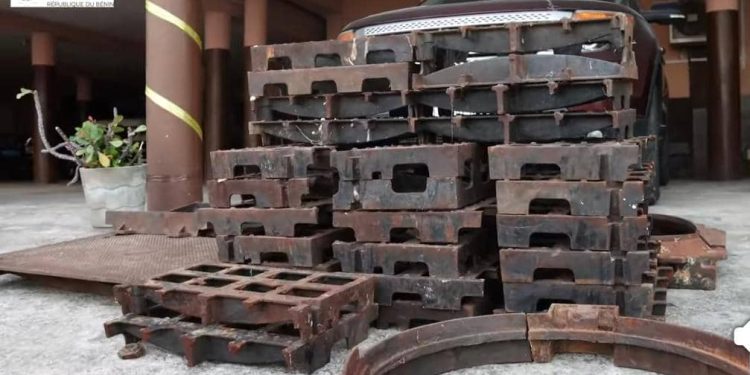 Bénin : Saisie de plusieurs couvercles en acier d&rsquo;égouts volés
