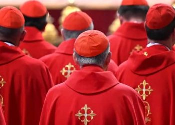 Vatican : Toujours pas de pape au deuxième jour du conclave