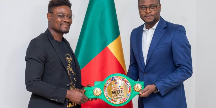 En vacances à Cotonou au Bénin : Juliano Anago rencontre le ministre des Sports