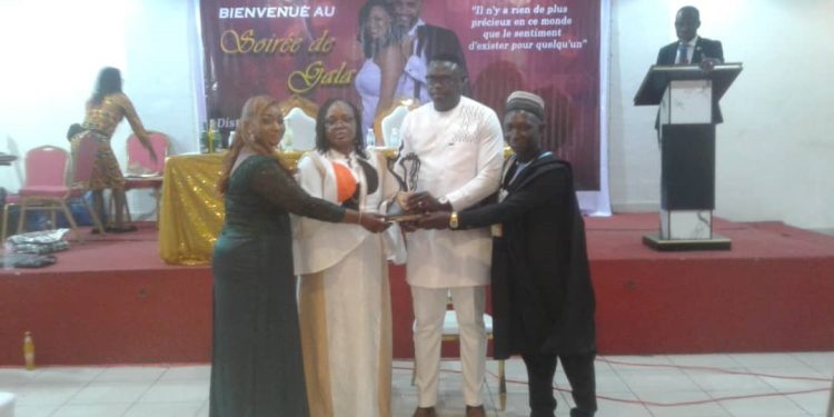 Promotion des valeurs familiales et de la solidarité sociale : Ajev-Yêtinton distingue le couple Alexandre et Christelle Ebo