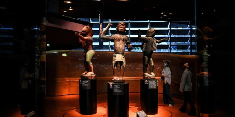 France: Un projet de loi-cadre sur les biens culturels spoliés en Afrique présenté en Conseil des ministres