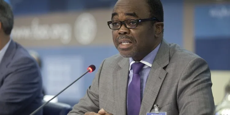 Tribune de Luc Gnacadja : Pourquoi l’Afrique attend encore la permission de se déveloper ?
