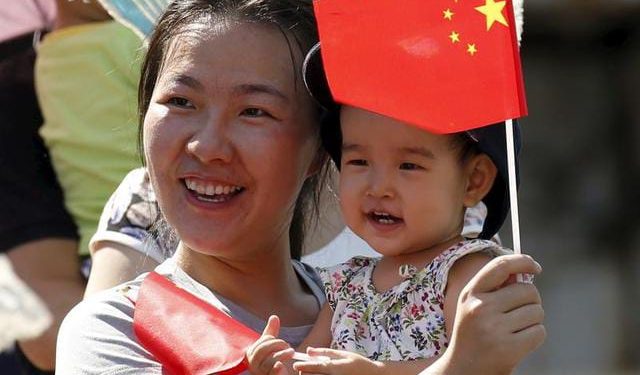 Chine : Une allocation de 420 euros par an pour relancer la natalité en baisse