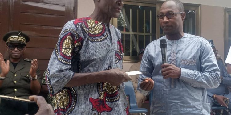 Dédommagement des sinistrés de la berge Est de Cotonou : Une deuxième vague reçoit des chèques