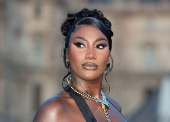 Pour des injures racistes contre Aya Nakamura : 10 militants identitaires condamnés à diverses amendes