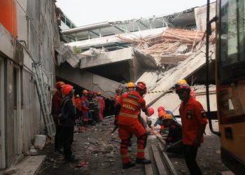 Indonésie : Au moins 3 morts et des dizaines de disparus suite à l’effondrement d’une école