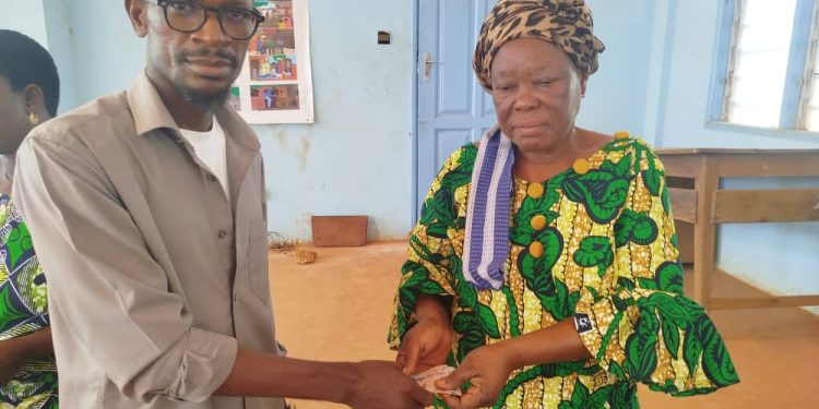 Appui financier du Masm aux personnes vulnérables à Abomey : Les bénéficiaires reçoivent leurs enveloppes