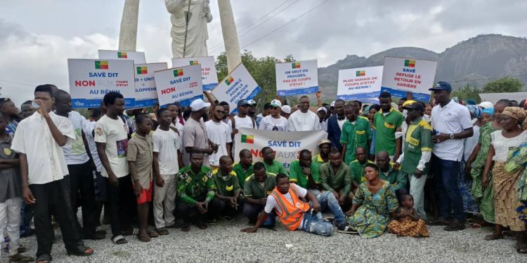 Bénin : Les jeunes de Savè organisent une marche pour dire non aux coups d&rsquo;Etat