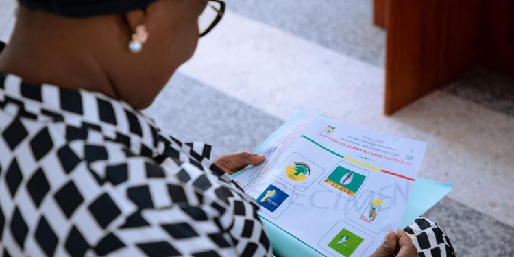 Élections communales et législatives de 2026 : La Céna remet les spécimens du bulletin unique aux partis politiques