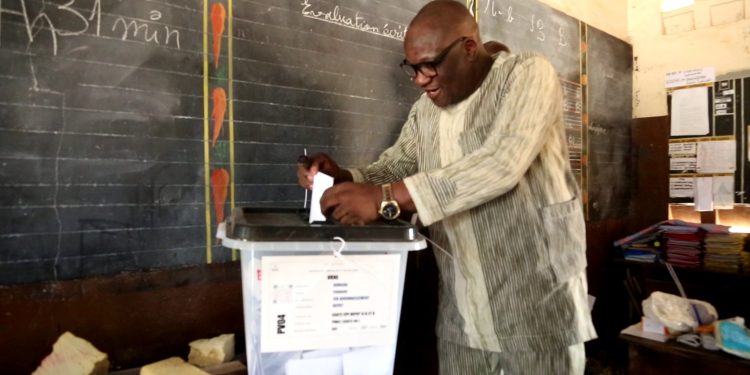 Législatives et communales 2026 : Charles Toko vote à Parakou et appelle à la mobilisation pour la démocratie