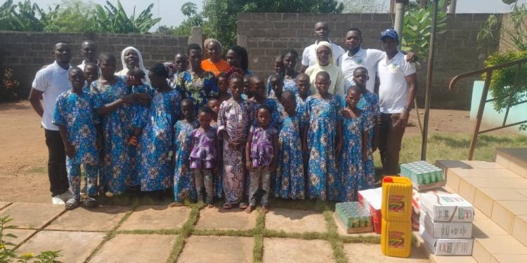 Dons aux enfants démunis : L’Ong Gl’em soulage les enfants du Foyer Sainte Thérèse D&rsquo;avila de Kétou