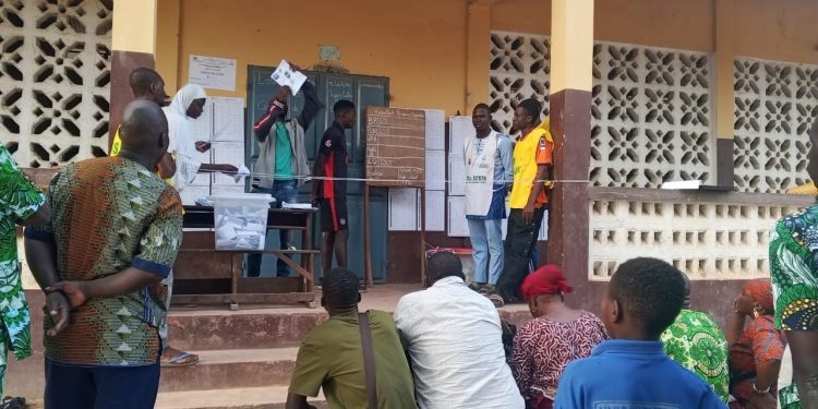 Législatives et communales 2026 à Parakou : fermeture progressive des bureaux de vote, dépouillement en cours et participation en deçà des attentes