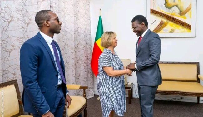 Assemblée nationale : Joseph Djogbénou reçoit les ambassadeurs de la France et de la Chine