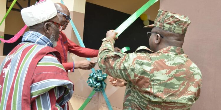 Prix d’excellence « Président Mamadou Camara » : Gilbert Kingbé présente sa distinction à Dandi Gnamou