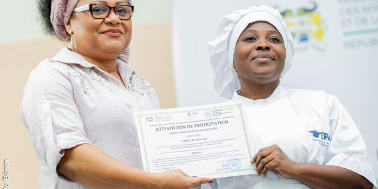 Volet Formation du programme Assurance pour le renforcement du capital humain : Plus de 2500 artisans obtiennent leur attestation