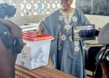 Scrutin présidentiel à Cotonou: Le maire Luc Gnacadja a  voté à Sènandé