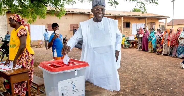 Élection présidentielle : Le ministre Bio Tchané a exercé son droit de vote
