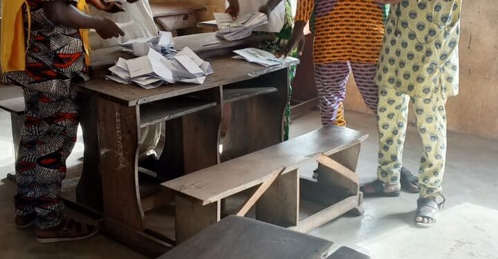 Présidentielle du 12 avril 2026 à Cotonou: Le dépouillement des bulletins de vote a démarré au Ceg Le Littoral