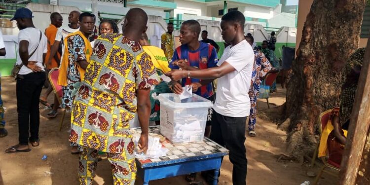Présidentielle 2026 : fermeture des bureaux de vote à Lokossa et démarrage du dépouillement