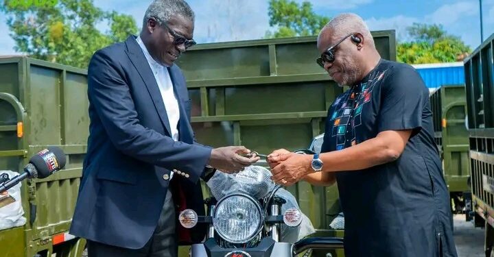Entretien des villes du Bénin : La Cedeao fait don de matériels de salubrité à la Sgds