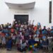 Atelier jeune public avec Léonel Zadji à l’Espace culturel Le Centre : Une centaine d’enfants initiés à la peinture sous verre