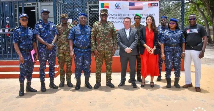 Renforcement de la gestion des armes : Les États-Unis dotent le Bénin de 08 armureries conteneurisées